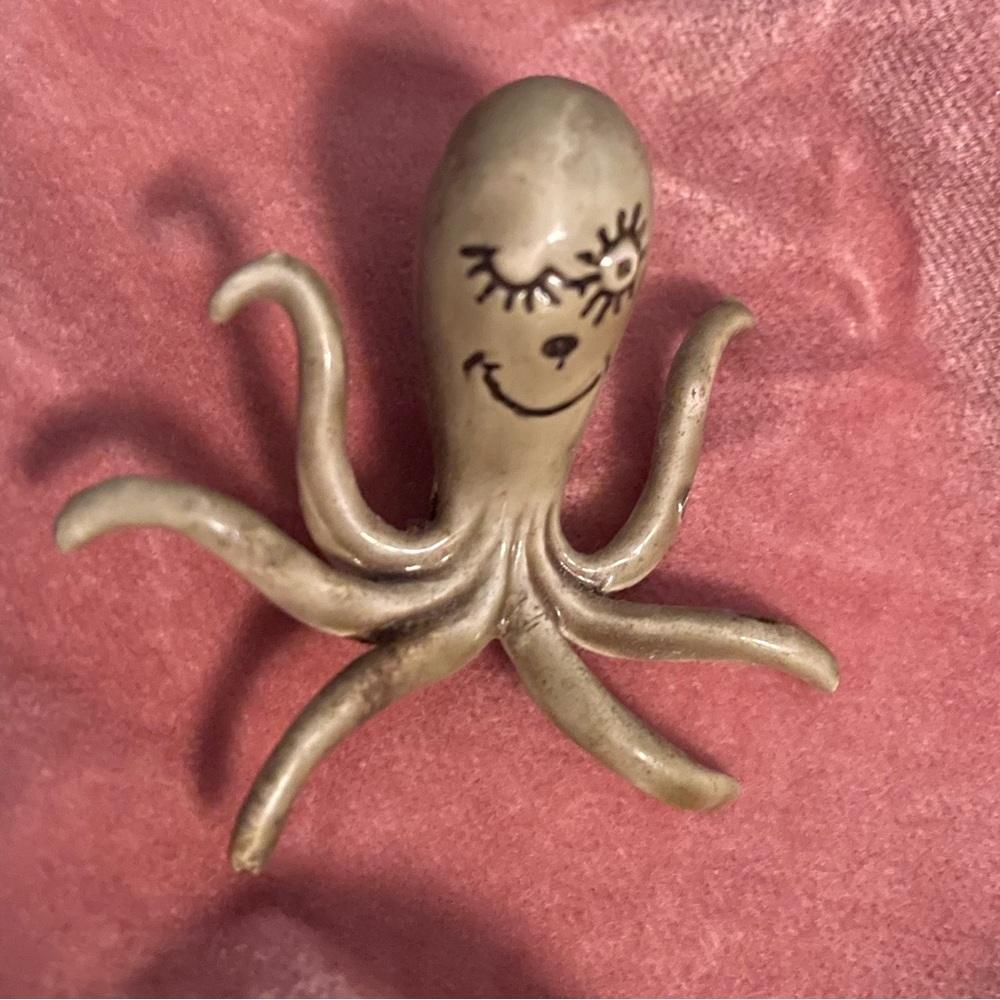 Vintage 1967 6 Arm Octopus Brooch Pin
